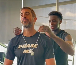 Sauce Gardner Welcomes Aaron Rodgers to NY Jets With Some High-Flying Bling