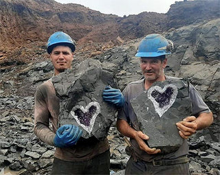 Uruguayan Miners Score ‘Once-in-a-Lifetime’ Amethyst Geode in Shape of Heart