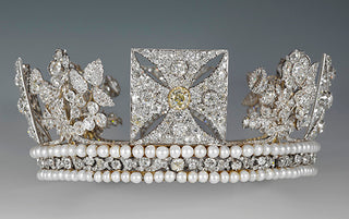 Queen Elizabeth II’s Iconic Jewelry Goes on Display at Buckingham Palace