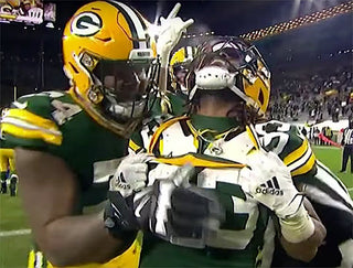 Packers’ Aaron Jones Scores TD and Celebrates by Showing Off Logo Necklace