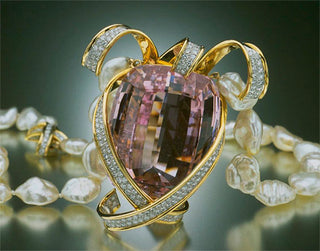 Next Stop on the Virtual Gem Gallery Tour Is the ‘Picasso Kunzite Necklace’