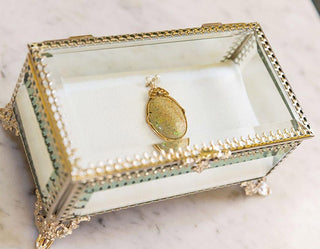 Mississippi’s Governor and First Lady Are Thrilled With Official State Gemstone