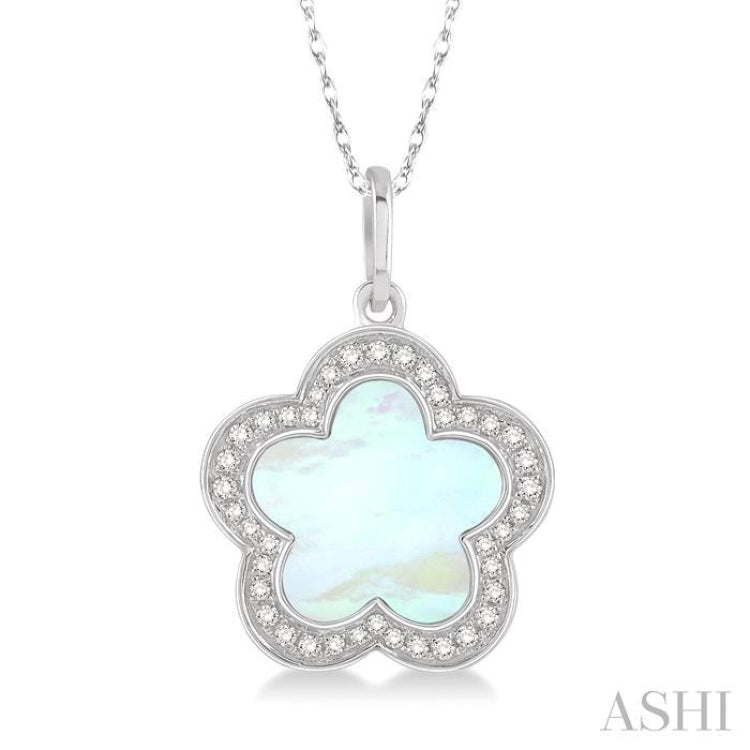 9MM Fancy Shell and 1/8 Ctw Single Cut Diamond Pendant in 14K White Gold with Chain