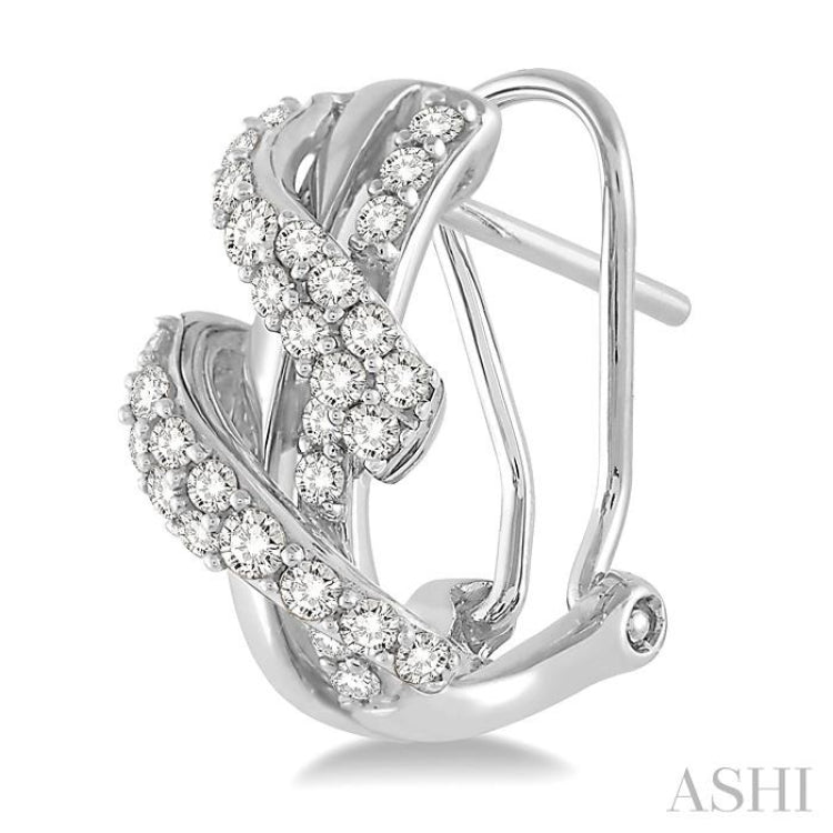 5/8 Ctw Round Cut Diamond Earrings in 14K White Gold