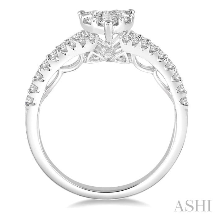 3/4 Ctw Round Cut Diamond Heart Lovebright Ring in 14K White Gold