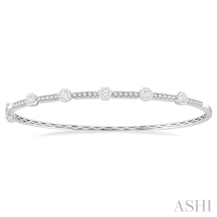 3/4 Ctw Lovebright Round Cut Diamond Bangle in 14K White Gold