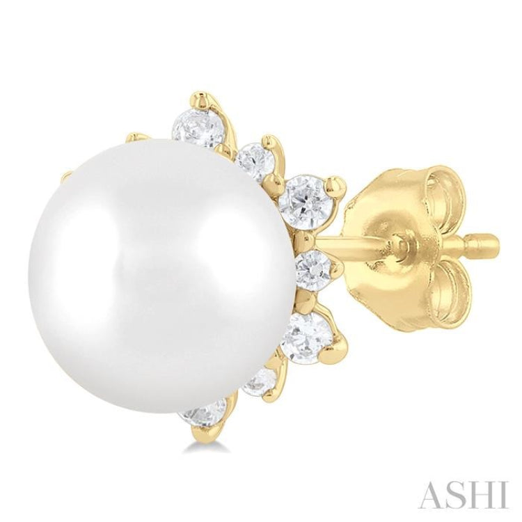 1/6 ctw Petite 5.50 MM Cultured Pearl and Round Cut Diamond Fashion Stud Earring in 10K Yellow Gold