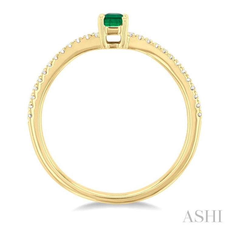 1/10 ctw Petite 5X3MM Emerald Cut Emerald and Round Cut Diamond Precious Fashion Ring in 10K Yellow Gold