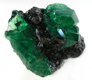 Tsavorite’s Name Honors the Kenya-Tanzania Border Region Where It Was Discovered
