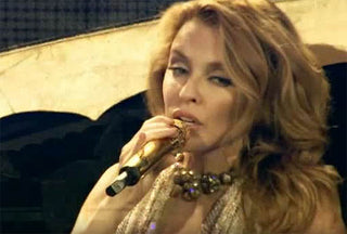Music Friday: Kylie Minogue ‘Shines On and On and On’ in 2007’s ‘White Diamond’