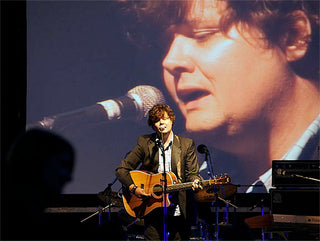 Music Friday: Ron Sexsmith Wants You to Know There’s ‘Gold in Them Hills’