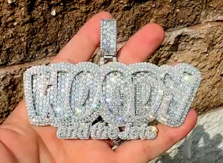 ‘Woody and the Jets’ Pendant Is Symbol of Solidarity Between Owner and Team