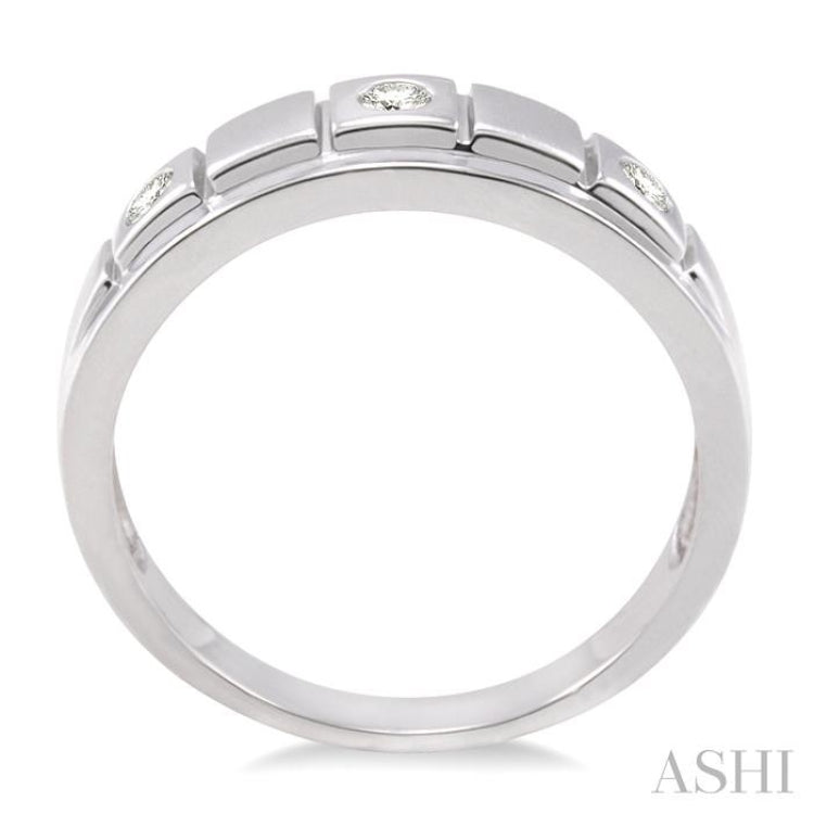 1/8 Ctw Round Cut Diamond Women's Ring in 14K White Gold
