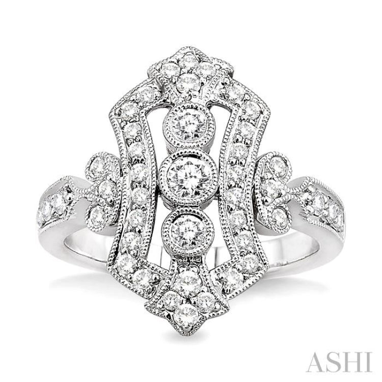 3/4 Ctw Round Cut Antique Diamond Fashion Ring in 14K White Gold
