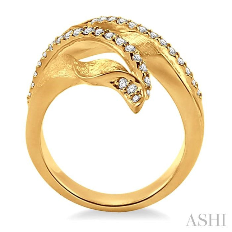 1/2 Ctw Round Cut Diamond Fashion Ring in 14K Yellow Gold