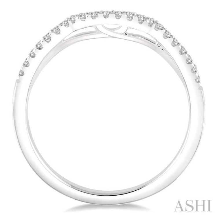 1/6 Ctw Round Cut Diamond Wedding Band in 14K White Gold