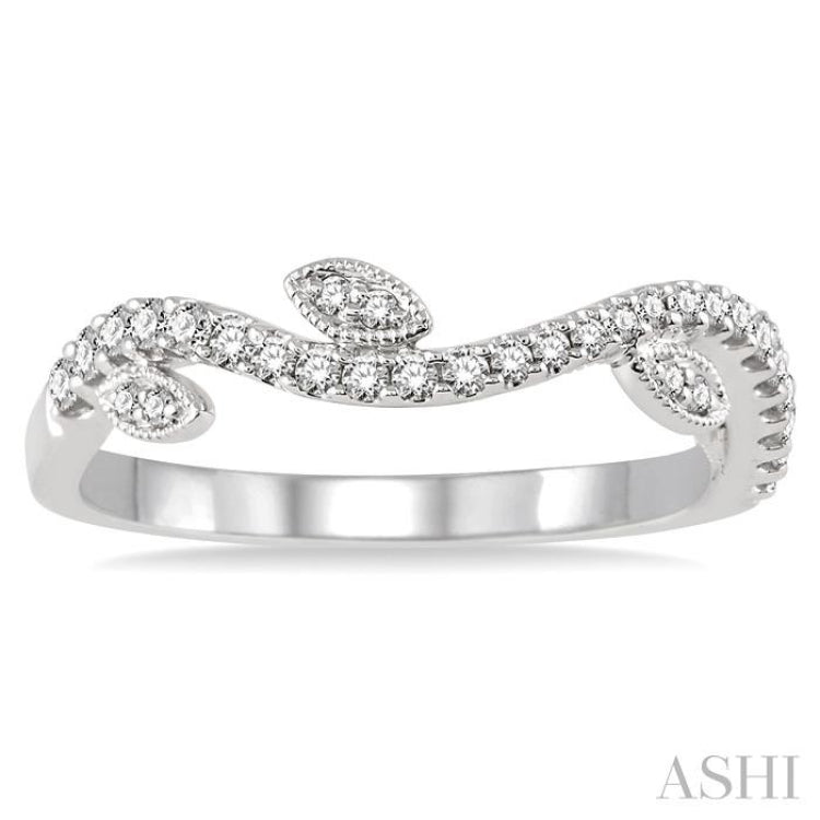 1/4 Ctw Round Cut Diamond Wedding Band in 14K White Gold