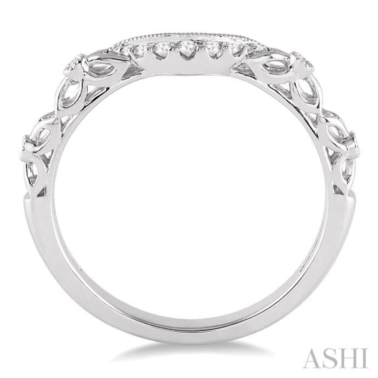 1/10 Ctw Round Cut Diamond Vintage Lattice Wedding Band in 14K White Gold