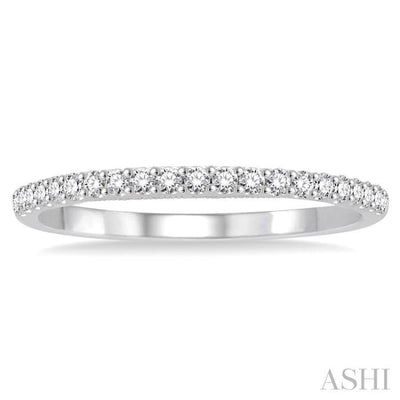 1/4 Ctw Round Cut Diamond Wedding Band in 14K White Gold