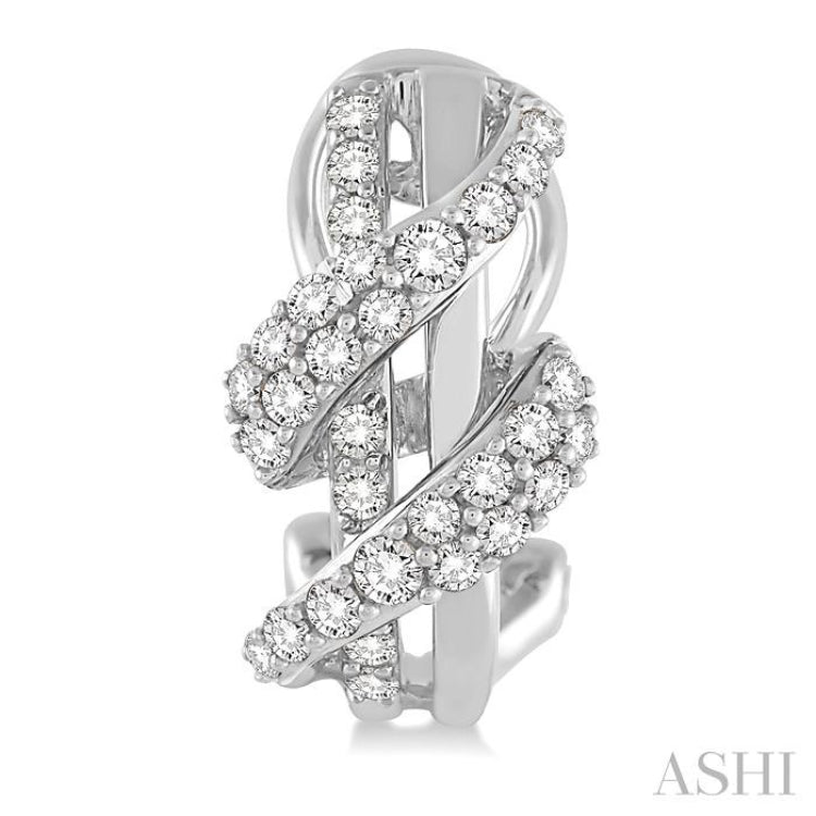 5/8 Ctw Round Cut Diamond Earrings in 14K White Gold