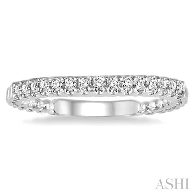 1/4 Ctw Round Diamond Wedding Band in 14K White Gold