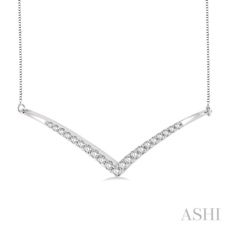 1/3 Ctw V-Drop Round Cut Diamond Pendant With Box Chain in 14K White Gold