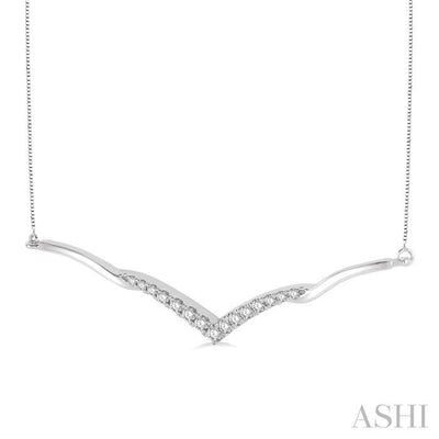 1/4 Ctw Twisted V-Drop Round Cut Diamond Pendant With Box Chain in 14K White Gold