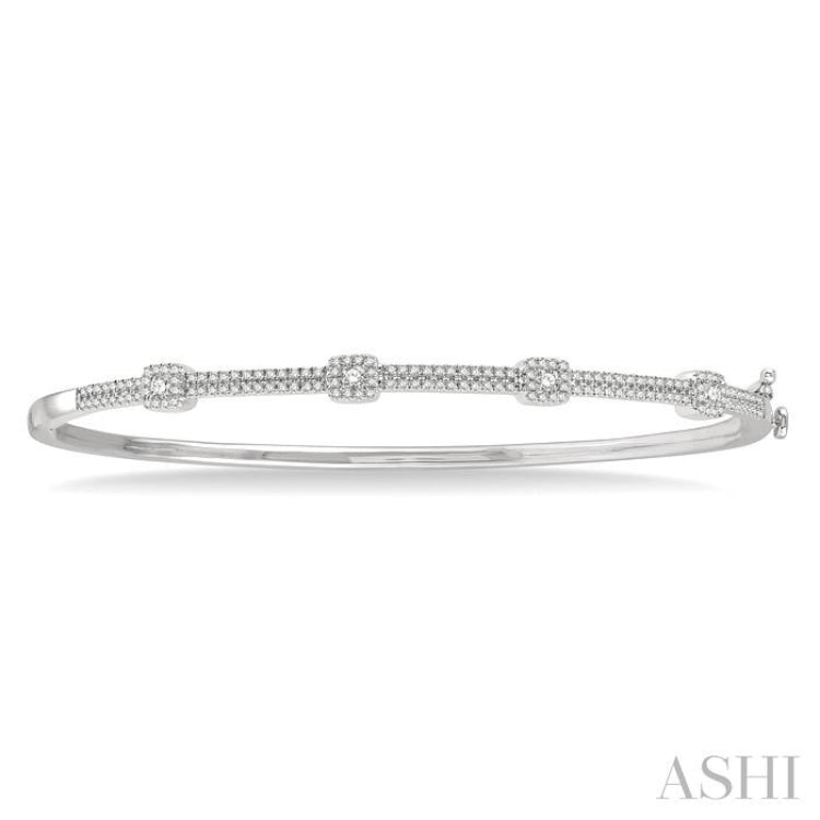 1/2 Ctw Round Cut Diamond Fashion Bangle in 14K White Gold