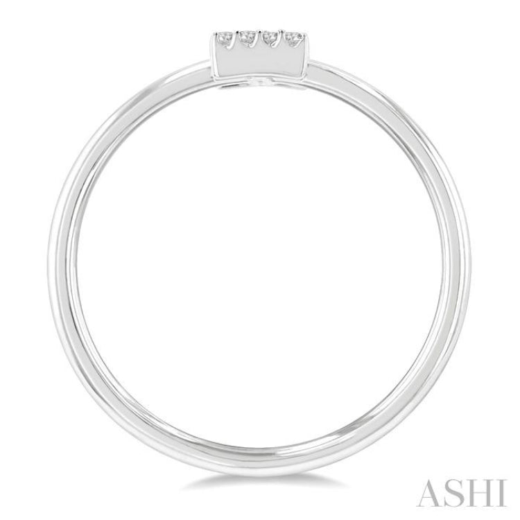 1/20 Ctw Initial 'I' Round Cut Diamond Fashion Ring in 10K White Gold