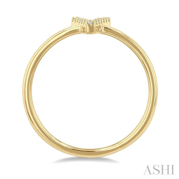 1/20 Ctw Initial 'V' Round Cut Diamond Fashion Ring in 10K Yellow Gold