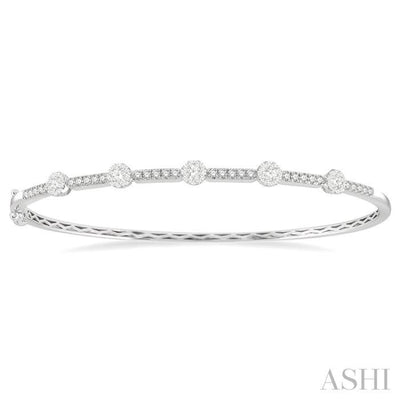 3/4 Ctw Lovebright Round Cut Diamond Bangle in 14K White Gold