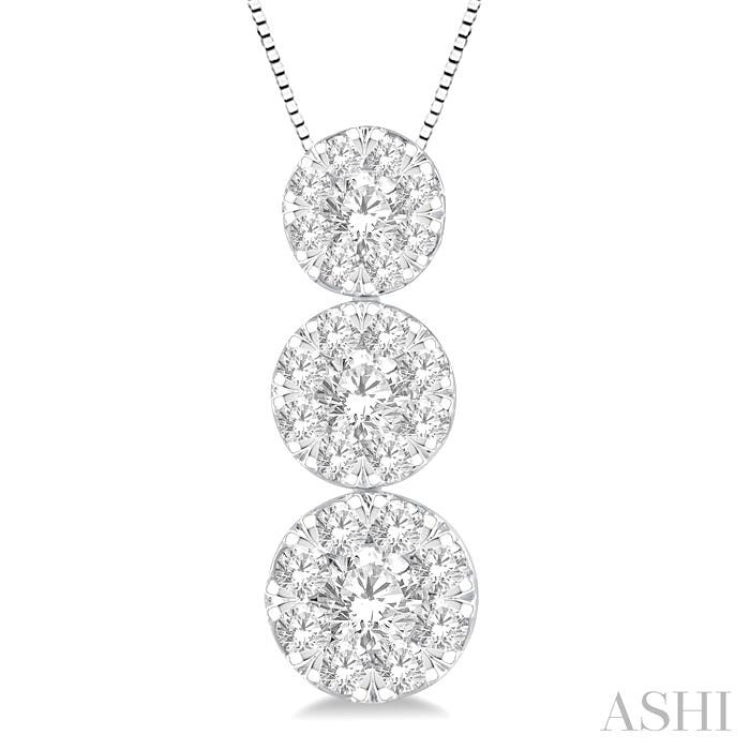 1/4 ctw Lovebright 3 stone Essential Round Cut Diamond Pendant with Chain in 14K White Gold