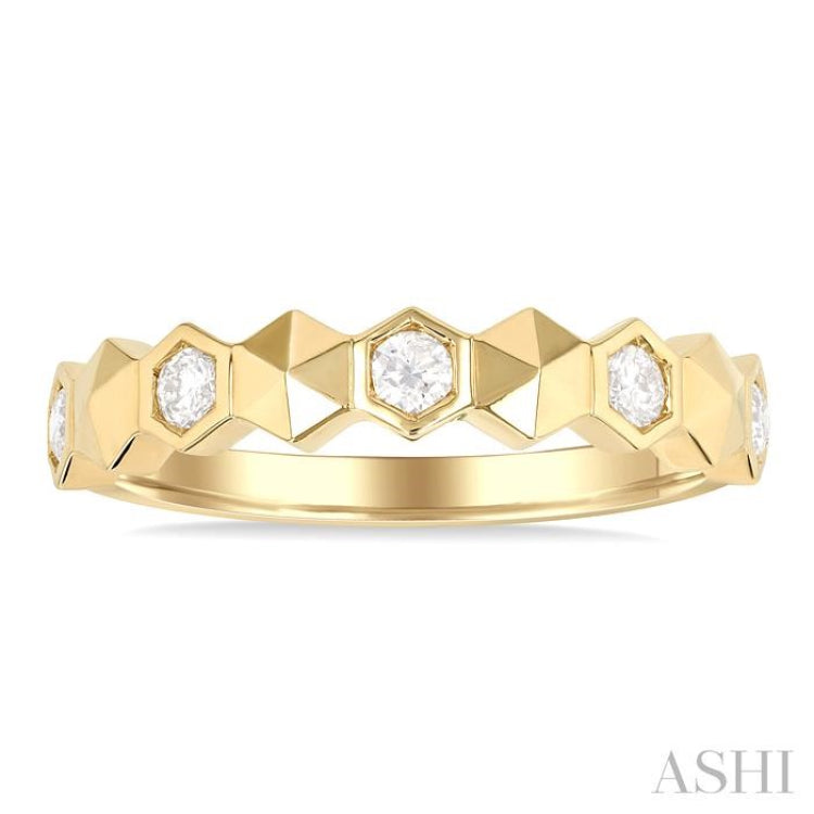 1/4 ctw Hexagon Shape Link Round Cut Diamond Fashion Ring in 14K Yellow Gold