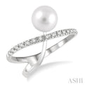 7MM Cultured Pearl and 1/6 ctw Single Cut Diamond Split Heart Shape Shank Ring in 10K White Gold