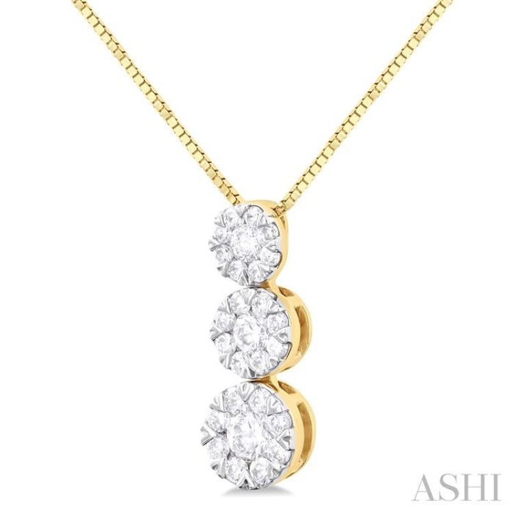 1/3 ctw Lovebright 3 stone Essential Round Cut Diamond Pendant with Chain in 14K Yellow and White Gold