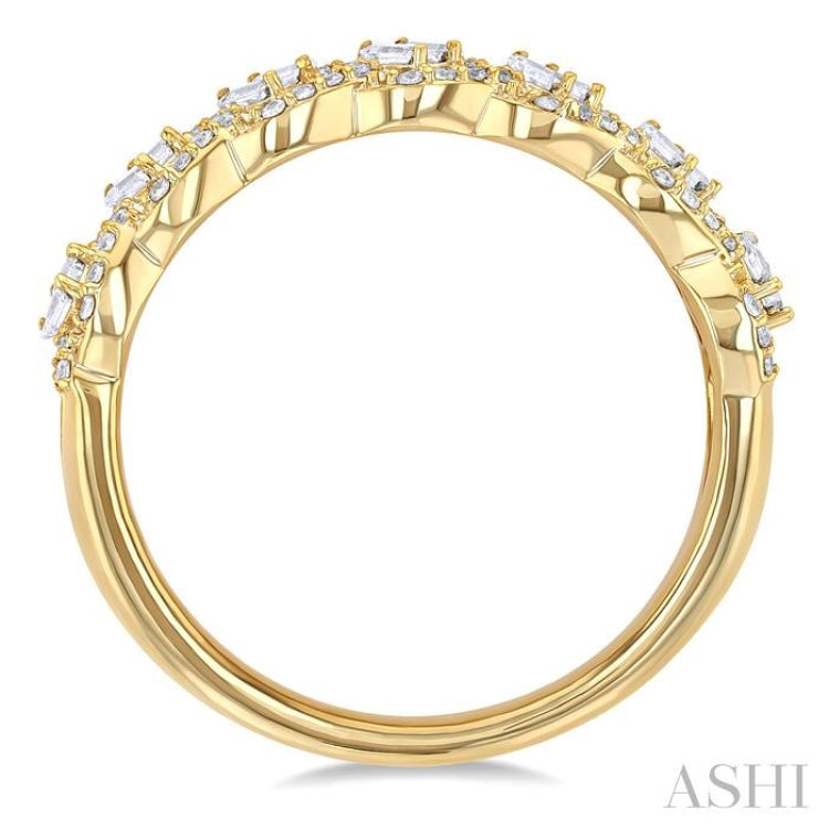1/2 ctw Split Entwined Top Baguette and Round Cut Diamond Fashion Ring in 14K Yellow Gold